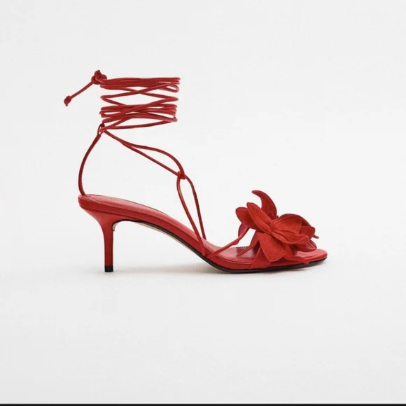 ❌️SOLD❌️ LACE UP TIED FLORAL MID-HEIGHT HEEL LEATHER SANDALS SIZE 7.5 - Picture 3 of 5